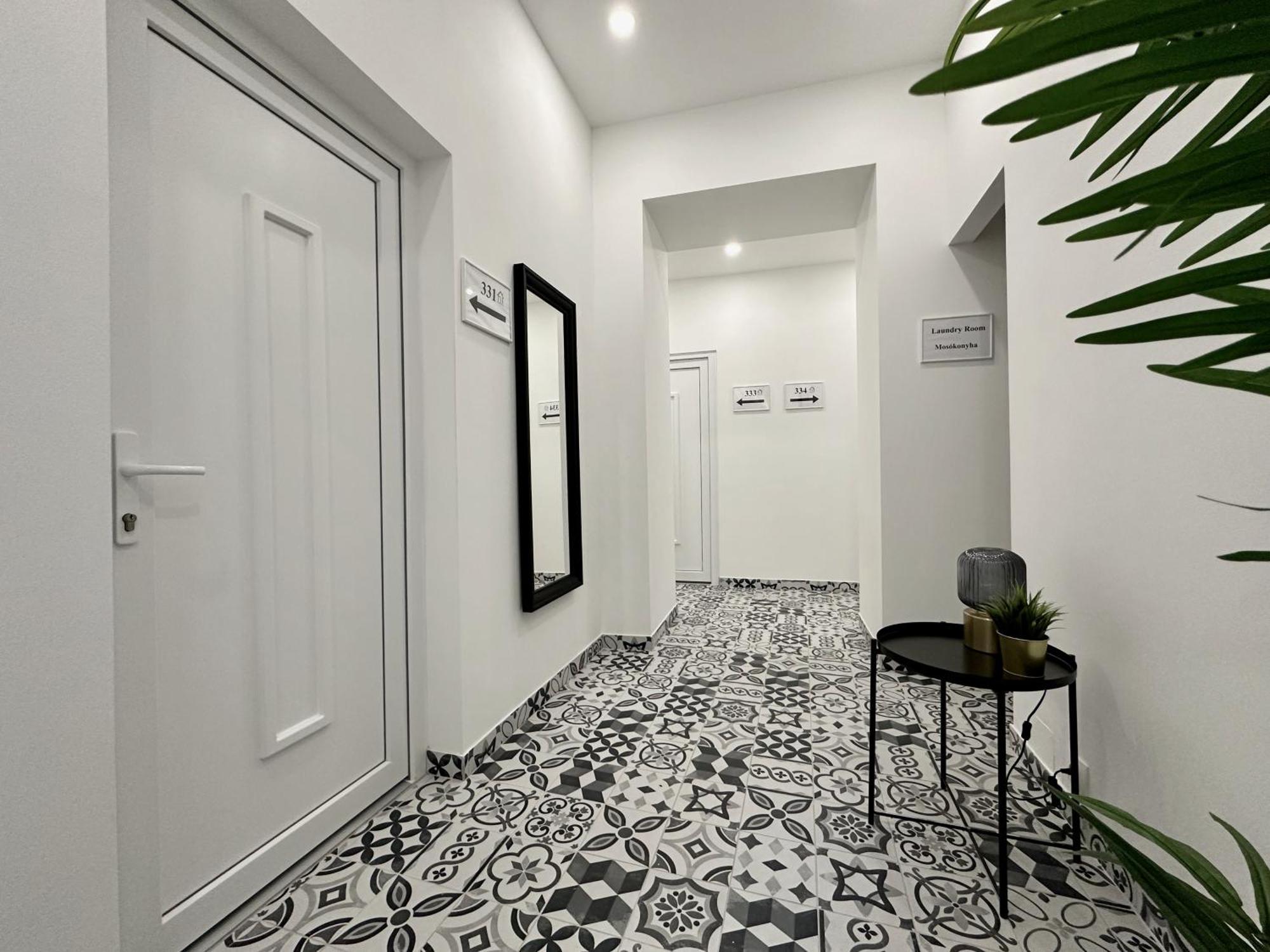 Apartment Standard By Hi5- Rakoczi