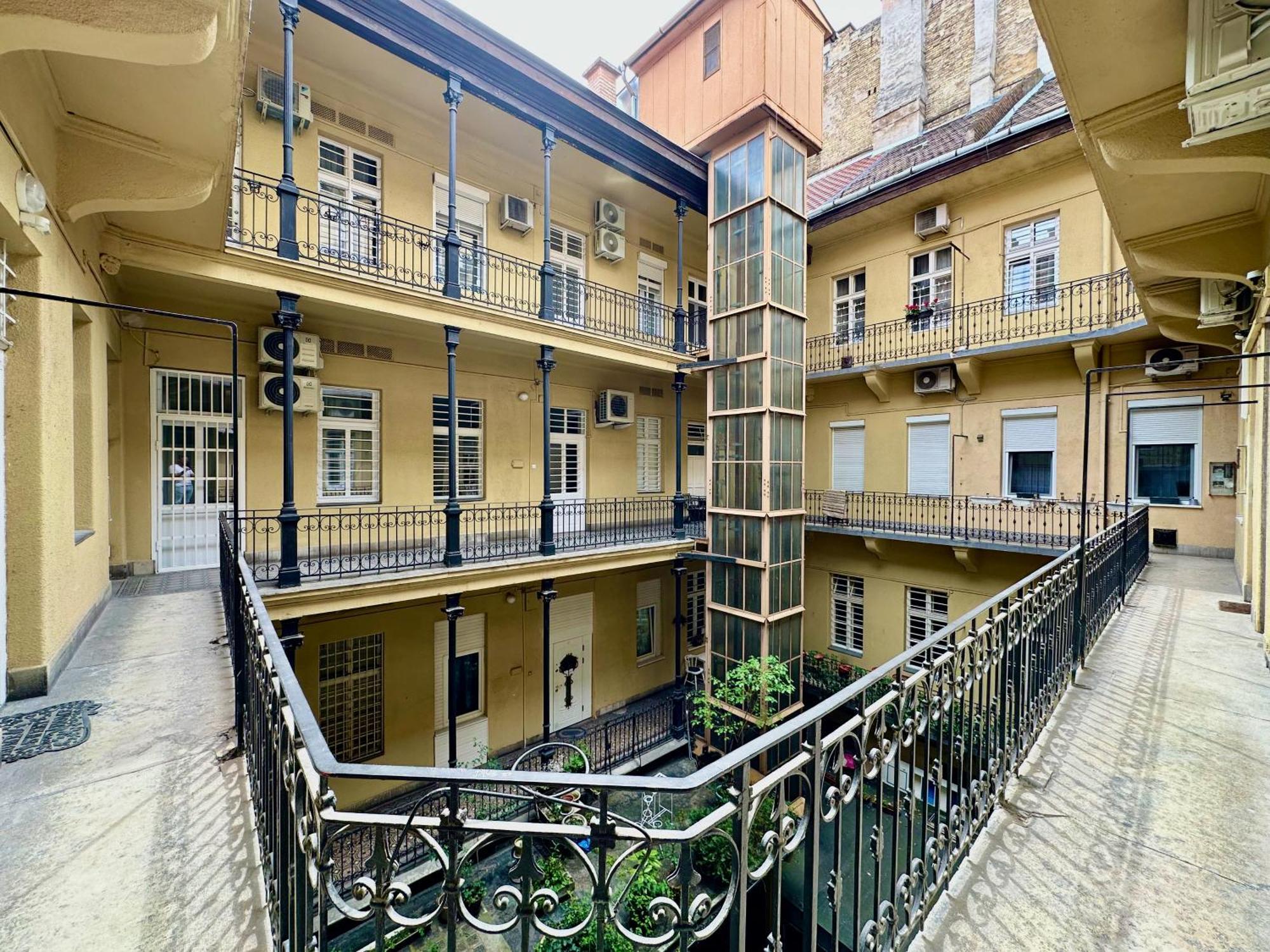 Standard By Hi5- Rakoczi Apartament *